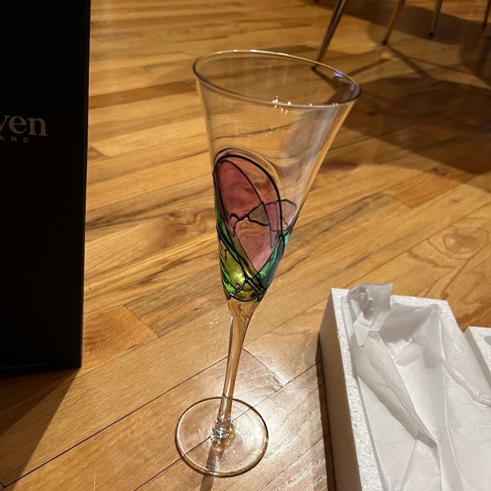 NWT Collectible Marvenscotland aurora, champagne glass